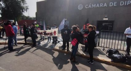 Sindicalistas protestan en la Cámara de Diputados para exigir que se discuta la reducción de la jornada laboral