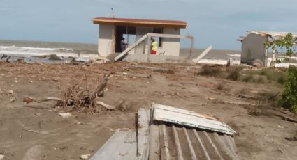Aumento en el nivel del mar ha ido socavando una comunidad de Tabasco desde hace cuatro años; 50 familias perdieron todo