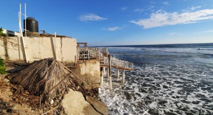 Restauranteros de la playa Bonfil de Acapulco afectados por el mar de fondo de "Otis" urgen a la entrega de créditos