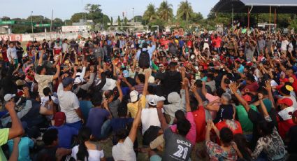 Caravana migrante rechaza que se haya reducido su número, como lo aseguró AMLO; aún son más de 5 mil personas, dice activista