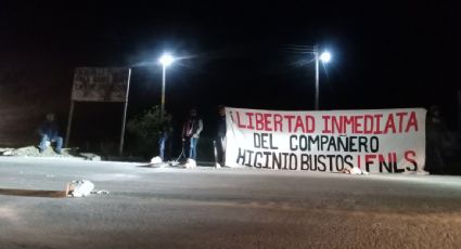 Bloquean carretera en Chiapas para exigir la liberación de un activista detenido en Veracruz