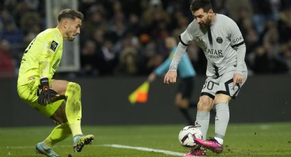 Messi 'alumbra' el triunfo del PSG, pero Mbappé falla un penalti y sale lesionado