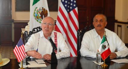Ken Salazar reitera que no hay negociaciones con México para la deportación masiva de migrantes