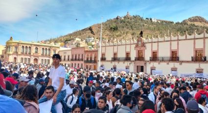 Comunidad universitaria marcha contra la inseguridad y violencia en Zacatecas: "Monreal, escucha, si no puedes renuncia"