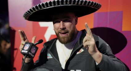 Los hermanos Kelce, quienes se enfrentarán en el Super Bowl, 'presumen' un sombrero de charro: "Viva México"
