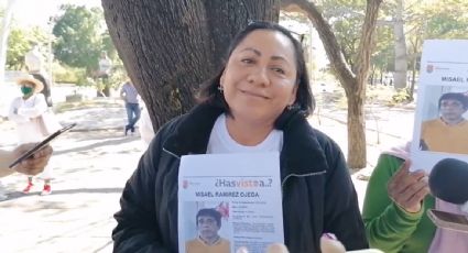Familiares del profesor Misael Ramírez Ojeda, desaparecido hace 10 días en Chiapas, protestan ante la fiscalía para exigir su localización