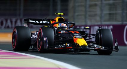 Checo Pérez conquista la ‘pole position’ y es favorito para ganar en Arabia Saudita, ya que Verstappen saldrá desde el fondo