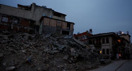 Turquía eleva a 45 mil 960 la cifra de muertos por los sismos; rechaza acusaciones de ocultar datos