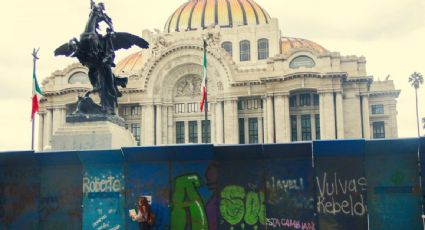 Blindan monumentos y edificios de gobierno en la CDMX previo a marchas por el 8M