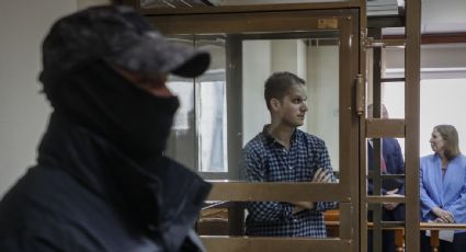 Juez de Rusia rechaza dar arresto domiciliario al periodista Evan Gershkovich, acusado de espionaje