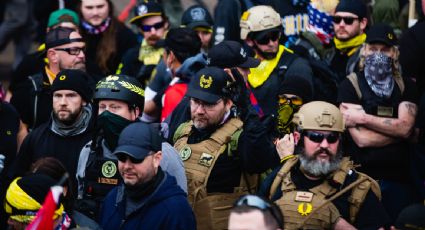 "Los líderes de Proud Boys estaban sedientos de violencia", afirma fiscal de EU en juicio por asalto al Capitolio