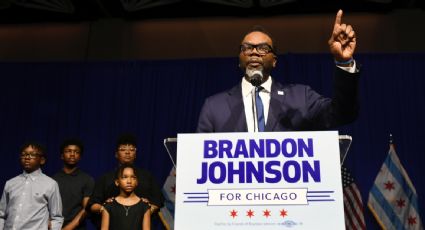 Joe Biden felicita a Brandon Johnson por ser electo como alcalde de Chicago