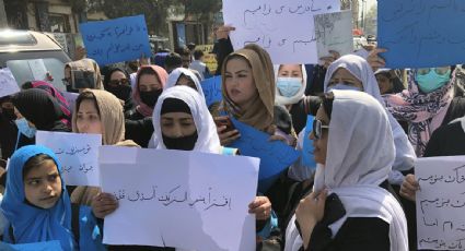 Empleados de la ONU en Afganistán protestan contra la prohibición de los talibanes a que el personal femenino labore