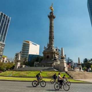 Bancos en México operan en un entorno económico débil marcado por incertidumbre comercial: Moody's