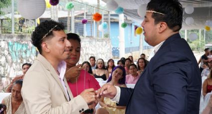 Pareja mixe en Oaxaca lleva a cabo primer matrimonio igualitario en la comunidad