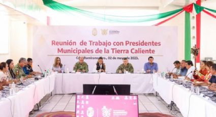 La gobernadora de Guerrero acuerda con alcaldes detener los bloqueos y protestas en Tierra Caliente