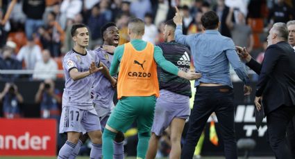 Vinícius es protagonista en la derrota del Real Madrid en Valencia: Sufre insultos racistas, encara a la grada, agrede a un rival, lo expulsan y se burla