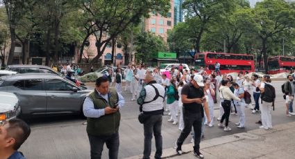 Personal de enfermería protesta frente a la sede nacional del IMSS para exigir el derecho a ascender en el escalafón