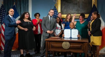 El alcalde de Nueva York firma ley que prohíbe la discriminación por tamaño corporal en la ciudad