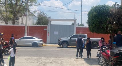 Reportan la detención de un menor por disparar dentro de una secundaria y herir a una persona en el Edomex