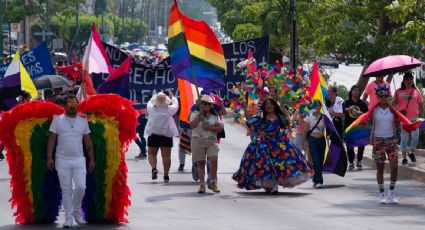 Se manifiestan durante la marcha del Orgullo LGTB en Chiapas a favor de los derechos de la comunidad