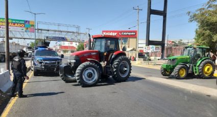 Agricultores bloquean accesos al aeropuerto de Culiacán en demanda de precios de garantía