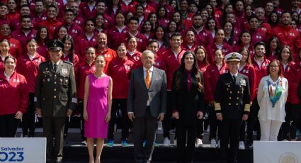 AMLO abandera a la delegación mexicana para Juegos Centroamericanos: “Les adelanto que van a tener un apoyo, una recompensa”