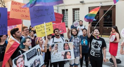 Detienen a más de 40 activistas en Estambul durante marcha del Orgullo LGBTIQ+ que fue prohibida