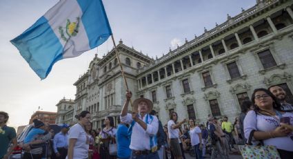 Máximo tribunal de Guatemala ordena no oficializar resultados de las elecciones para revisar las actas de votación