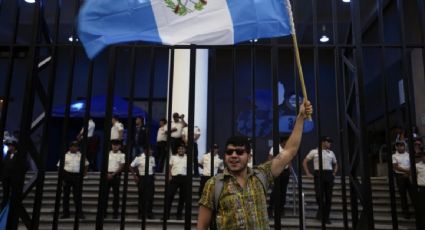 Aspirantes a la presidencia de Guatemala inician campaña para la segunda vuelta en medio de protestas