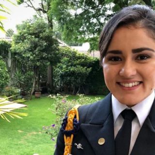 Padres de la teniente que murió tras denunciar acoso sexual en la Marina piden a Sheinbaum justicia