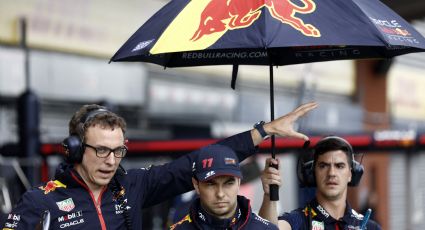 Le ‘llueve’ a Checo Pérez: Sufre duro ataque y tras contacto con Hamilton no logra terminar la carrera sprint en Bélgica