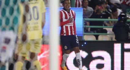 Chivas arranca muy 'fiera' el torneo y vence al León con gol de un canterano de 17 años