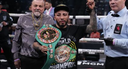 El boxeador mexicano Alexandro Santiago es nuevo Campeón del Mundo en peso gallo