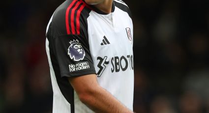 Raúl Jiménez estuvo cerca de anotar en su debut en la Premier League con el Fulham, que se impuso al Everton