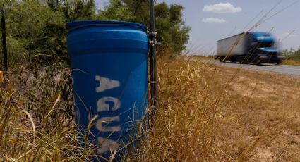 Desaparecen estaciones de agua para migrantes colocadas por activistas en Texas en medio de una ola de calor