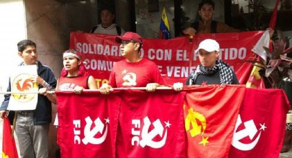 Manifestantes irrumpen en la embajada de Venezuela en México en rechazo a medidas de Maduro contra el Partido Comunista