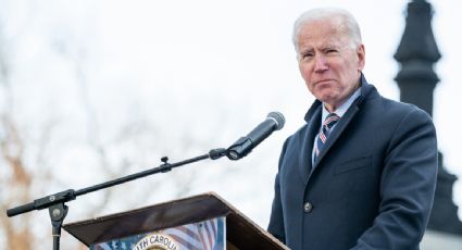 Biden lanza un nuevo programa de pagos de deuda estudiantil que se ajusta a los ingresos