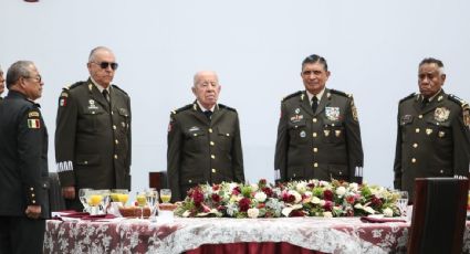 Reaparece el general Salvador Cienfuegos en un evento público en Veracruz