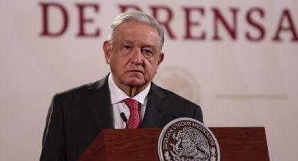 AMLO admite que encontró errores al revisar los nuevos libros de la SEP, pero lo minimiza: "Son muchísimos menos que en los de antes"