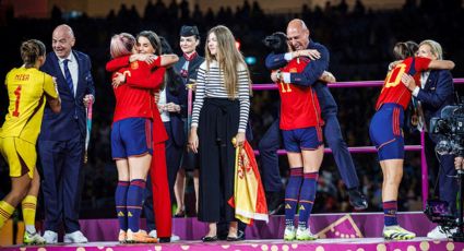 La presidenta de la Federación inglesa acusa a Rubiales de acariciar y besar a sus jugadoras en la Final del Mundial