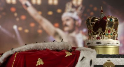 Sotheby's monta exposición gratuita con ropa, joyas, cuadros y piezas de arte de Freddie Mercury
