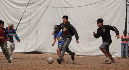 Migrantes organizan torneo de futbol en Ciudad Juárez en espera de citas para solicitar asilo en EU