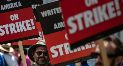 Miles de empleados municipales de Los Ángeles se van a huelga por prácticas laborales injustas