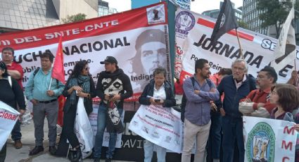 Integrantes de la CNTE protestan en la CDMX para exigir mejores salarios y mesas de trabajo con el gobierno de AMLO