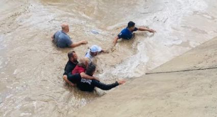 Fuertes lluvias provocan inundaciones en Baja California Sur; autoridades rescatan a siete personas