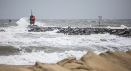 Tormenta tropical "Ophelia" llega a Carolina del Norte con fuertes vientos, lluvias y olas de casi dos metros