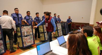 Representantes de las "corcholatas" intentan ingresar a la fuerza al WTC, donde se realiza el conteo de la encuesta de Morena