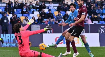 Memo Ochoa reaparece con Salernitana tras dos meses pero no logra evitar la derrota ante Napoli