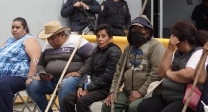 Van 76 empleados del gobierno de Oaxaca liberados tras ser retenidos por habitantes de Santa María Coyotepec